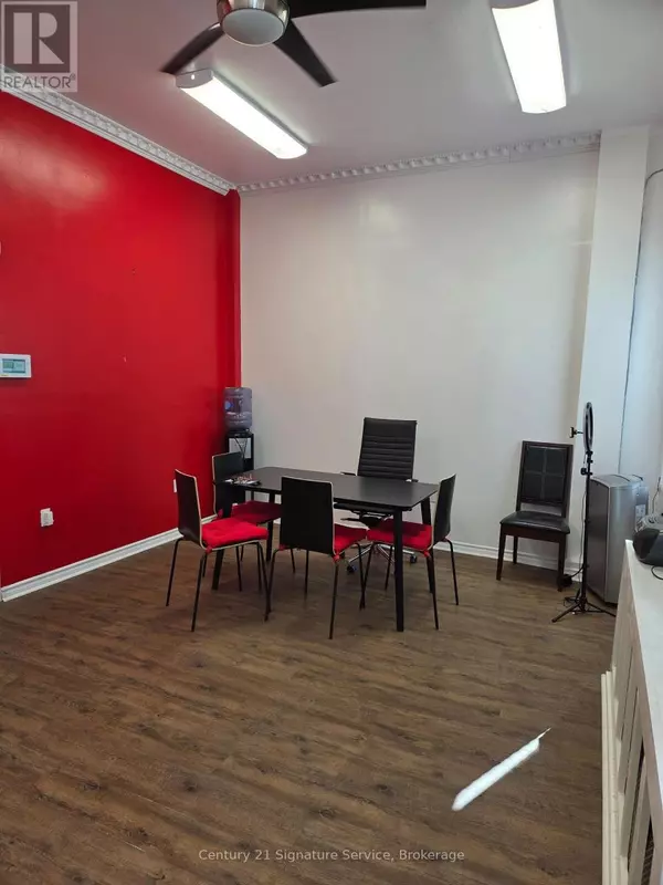 1060 Old Derry RD #Main Flr, Mississauga (meadowvale), ON L5W1A1