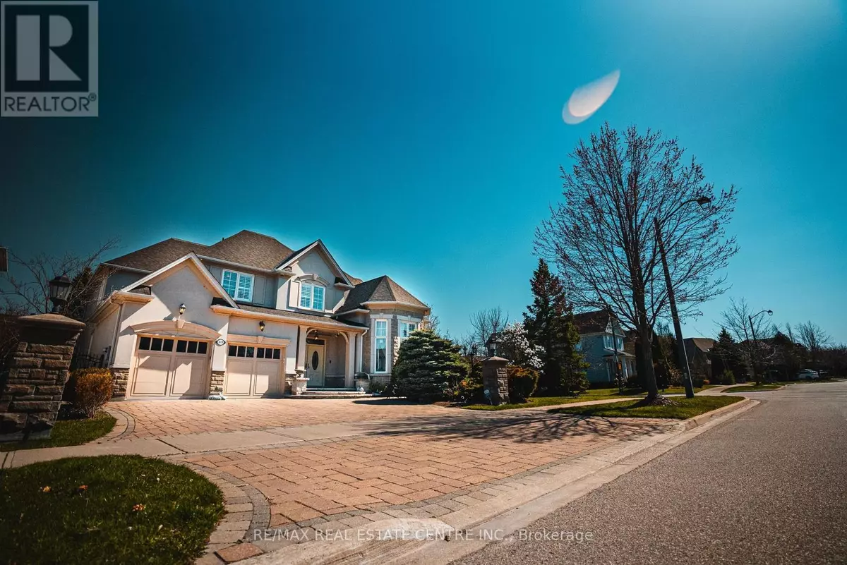 Mississauga (lorne Park), ON L5H4M3,819 CANYON STREET
