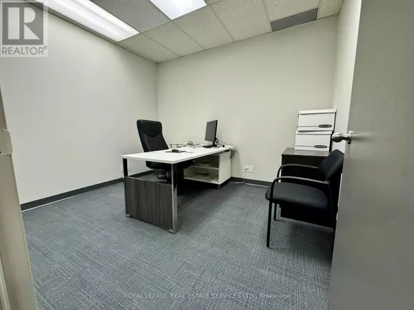 Toronto (eringate-centennial-west Deane), ON M9C5K6,5401 Eglinton AVE West #105