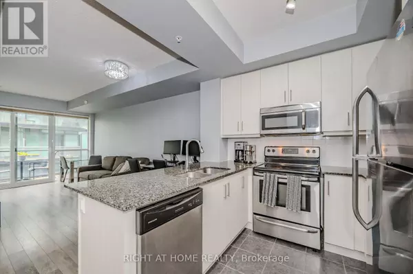 Toronto (downsview-roding-cfb), ON M3M0B3,15 James Finlay WAY #917