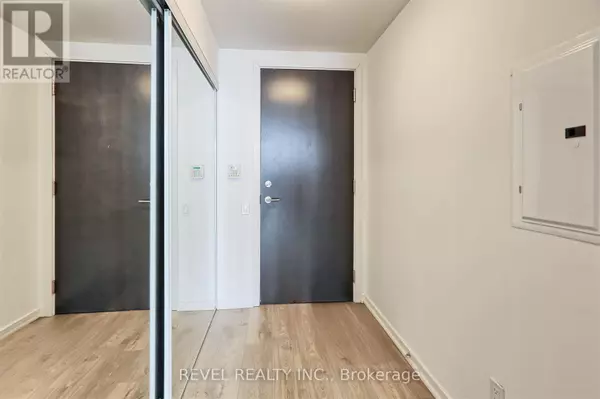 Toronto (high Park-swansea), ON M6S5B5,105 The Queensway ST #2805