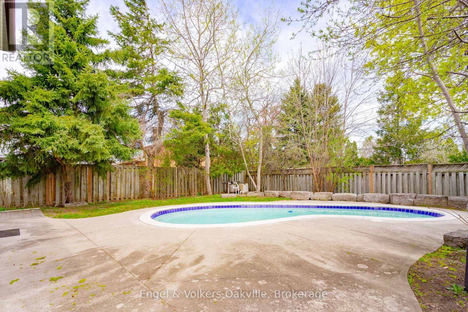 Mississauga (sheridan), ON L5K1W4,2247 MALDEN COURT