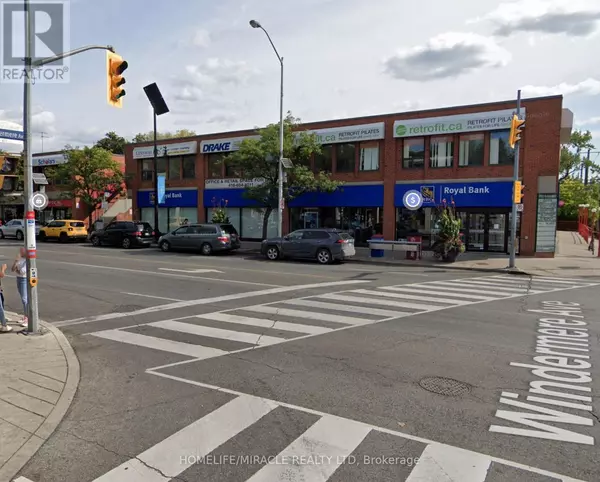 Toronto (high Park-swansea), ON M6S4W1,2323 Bloor ST West #8