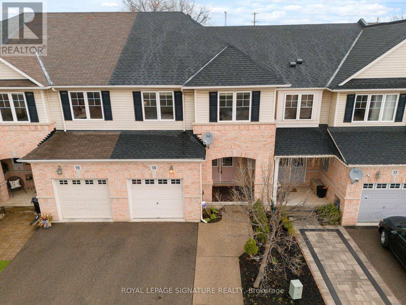 Oakville (bc Bronte Creek), ON L6M0L2,3275 Stalybridge DR #18