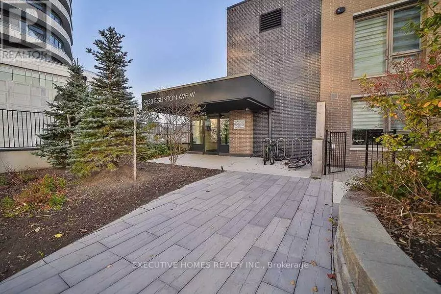 Mississauga (central Erin Mills), ON L5M0Z5,2530 Eglinton AVE West #106