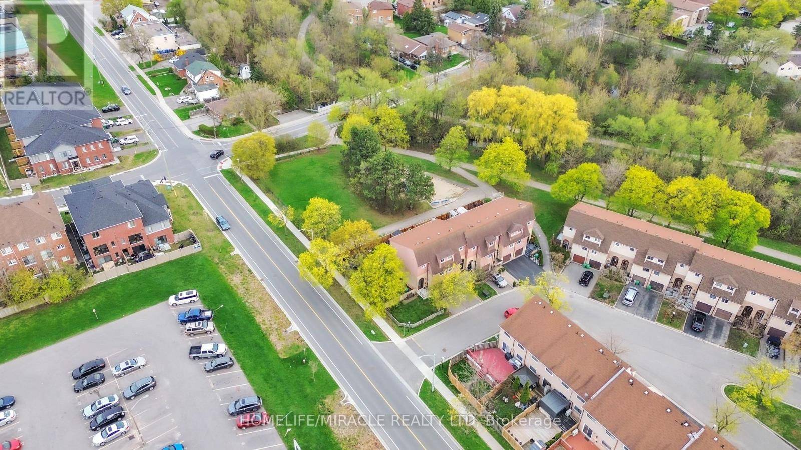 Brampton (downtown Brampton), ON L6X2R3,22 ROSSET CRESCENT