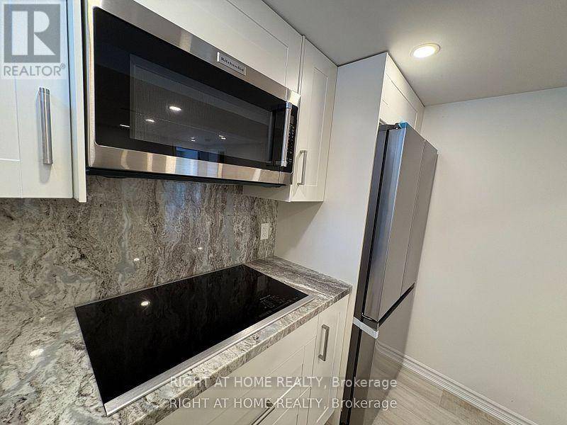Toronto (downsview-roding-cfb), ON M3M1S6,W/OUT BASEMENT - 35 TROUTBROOKE DRIVE