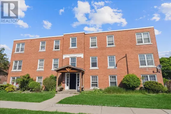 133 North Service RD East #6, Oakville (cp College Park), ON L6H1A3