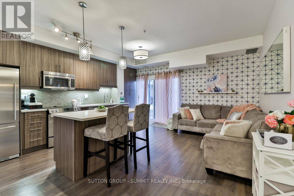 Oakville (co Central), ON L6K2W5,128 Garden DR South #124