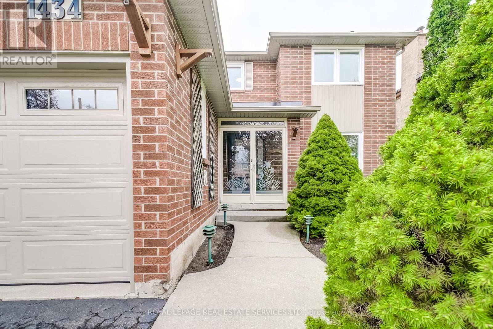 Oakville (cp College Park), ON L6H4G8,1434 QUEENSBURY CRESCENT