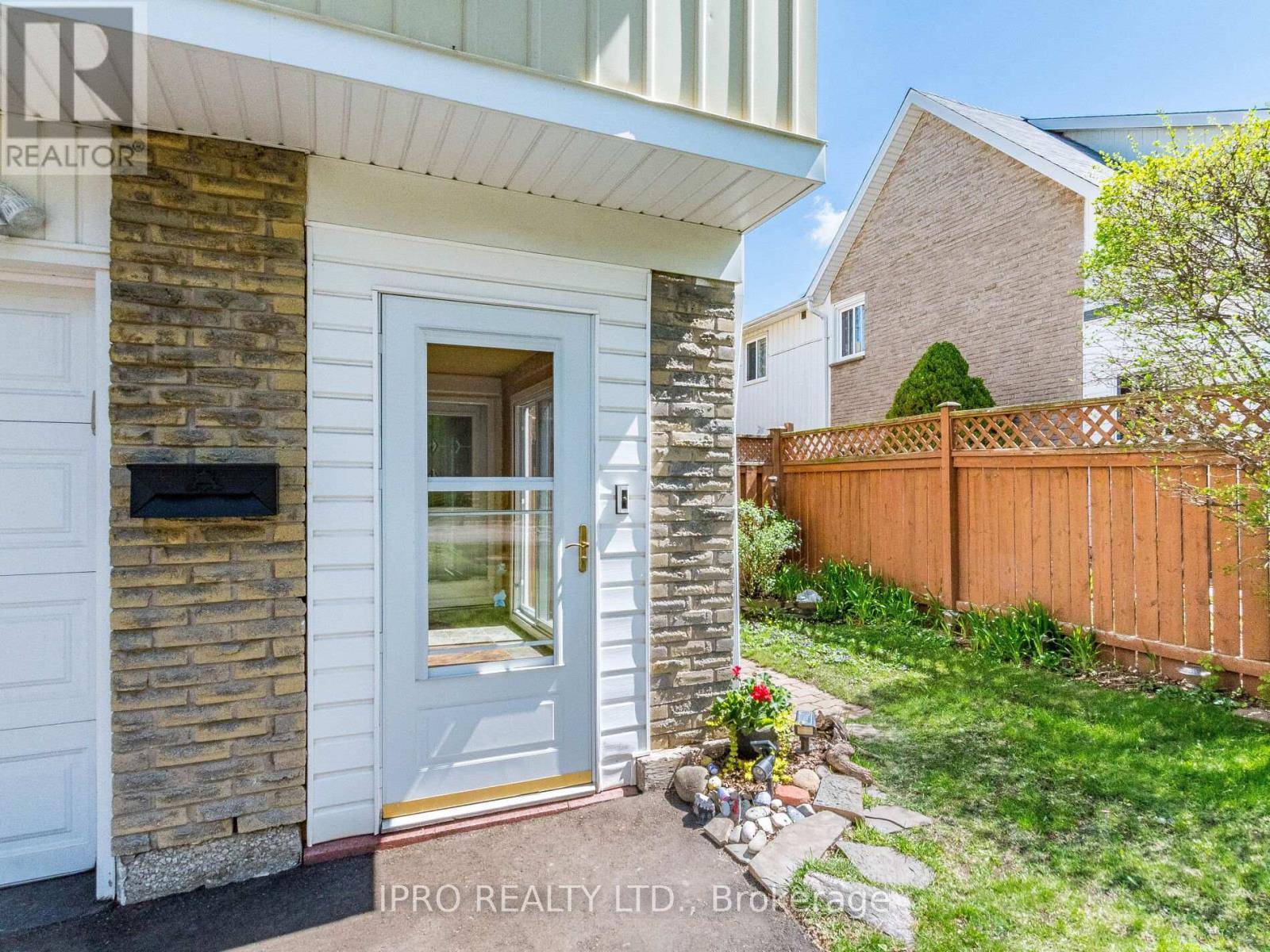 Mississauga (erin Mills), ON L5L1C9,2404 MAINROYAL STREET