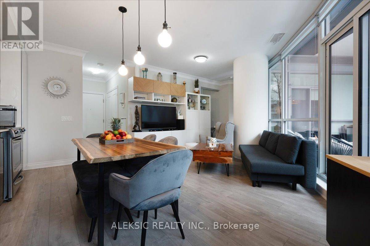 Toronto (mimico), ON M8V0A3,80 Marine Parade DR #235