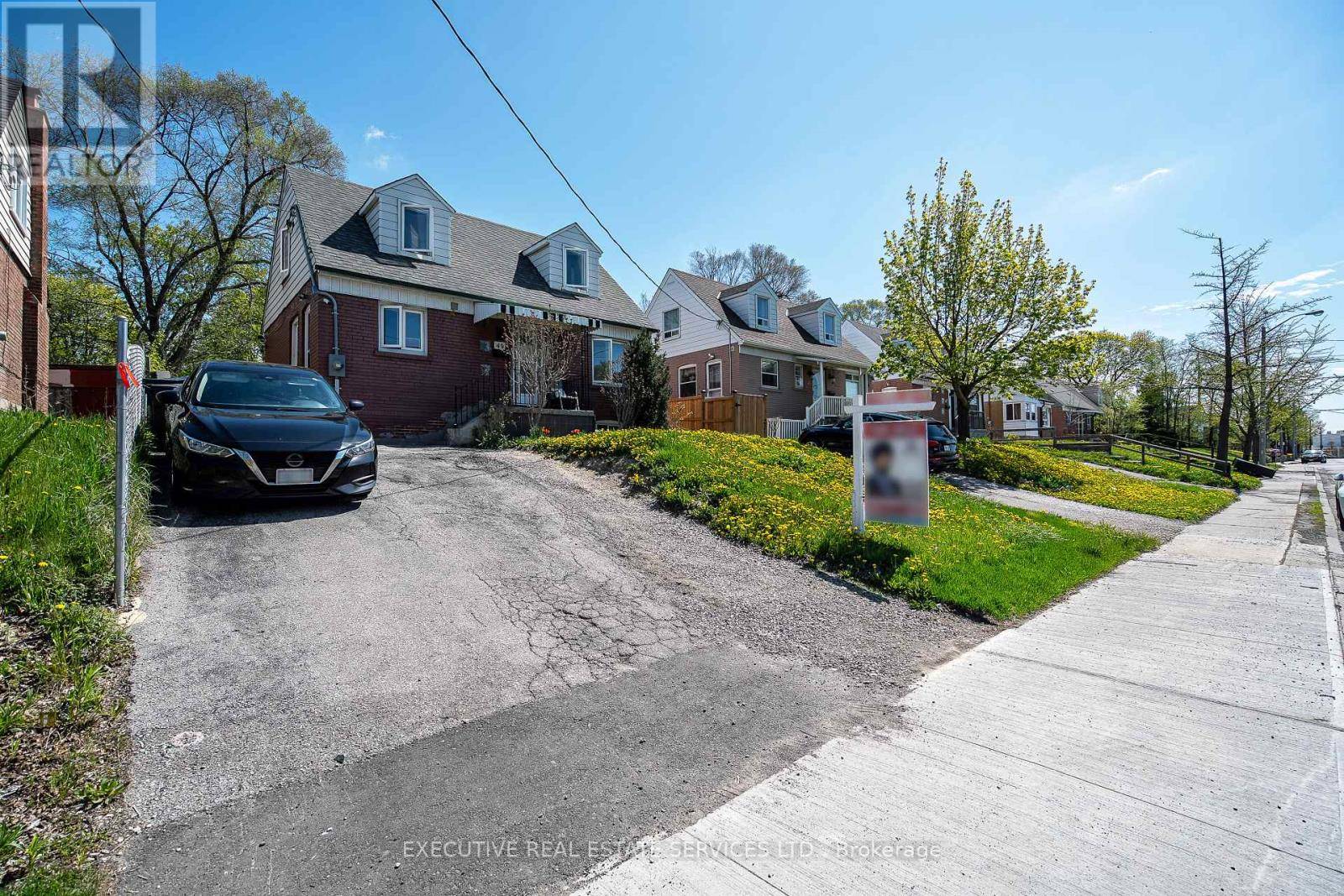 Toronto (beechborough-greenbrook), ON M6M4B1,49 TRETHEWEY DRIVE