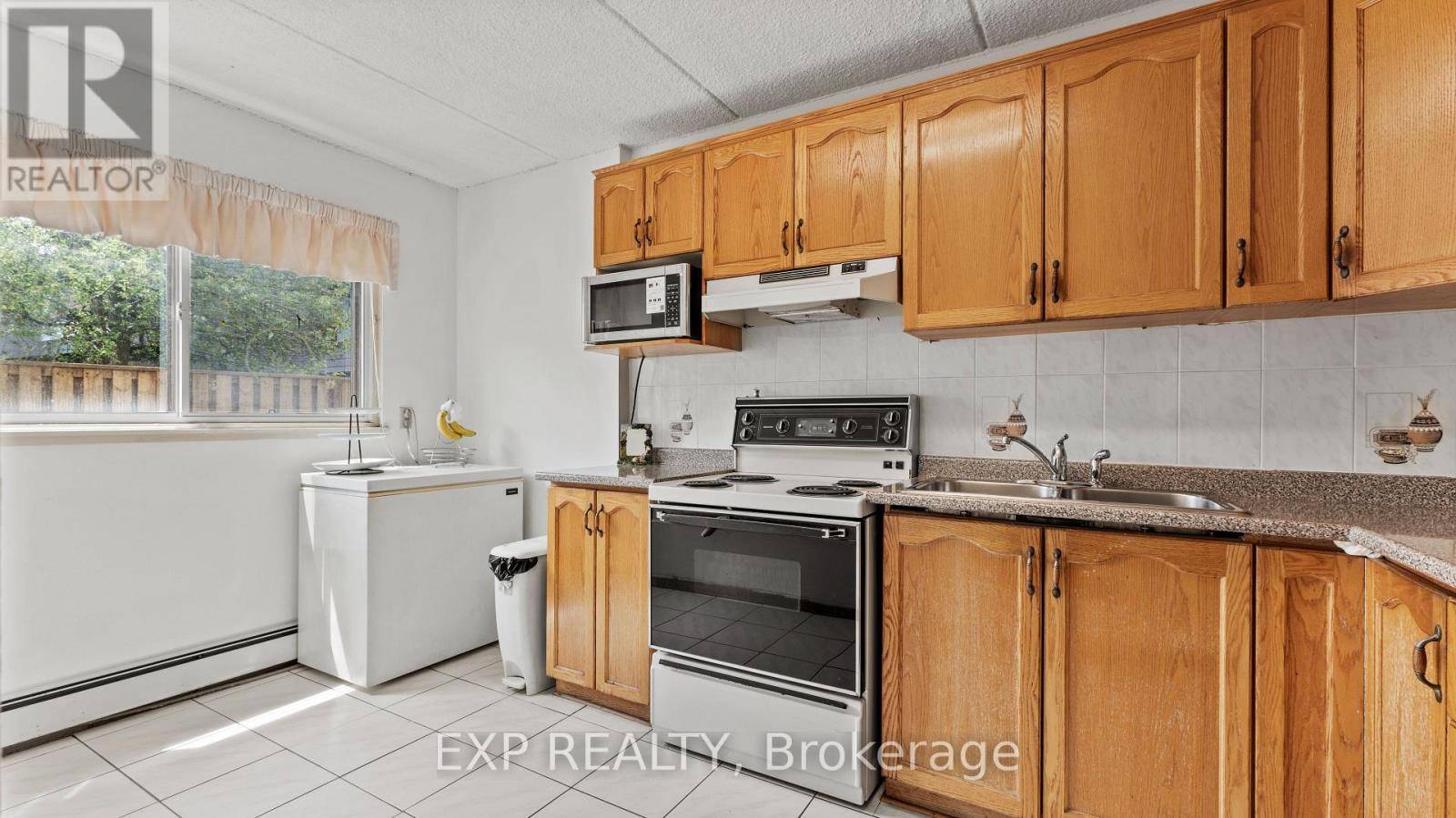 Mississauga (mississauga Valleys), ON L5M3M2,180 Mississauga Valley BLVD #160