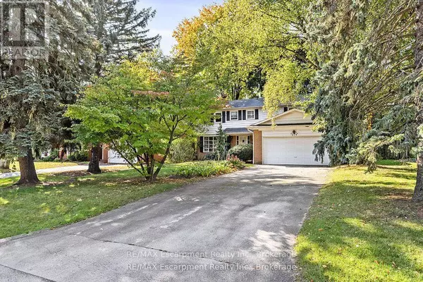 Oakville (oo Old Oakville), ON L6J3Y6,214 DONESSLE DRIVE