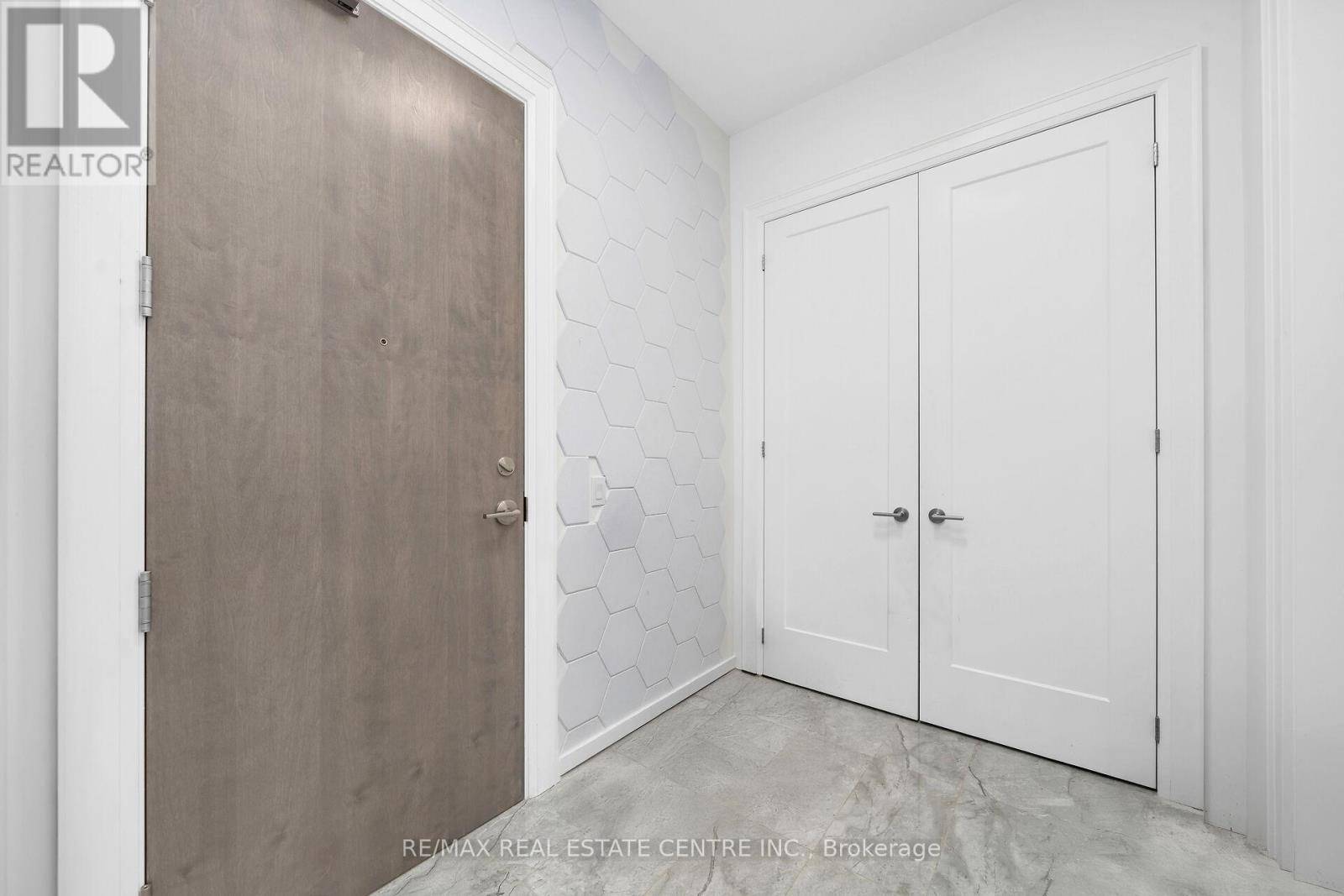 Halton Hills (georgetown), ON L7G0P9,42 Mill ST #513