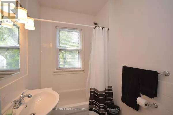 Mississauga (streetsville), ON L5M1S8,16 ONTARIO STREET W