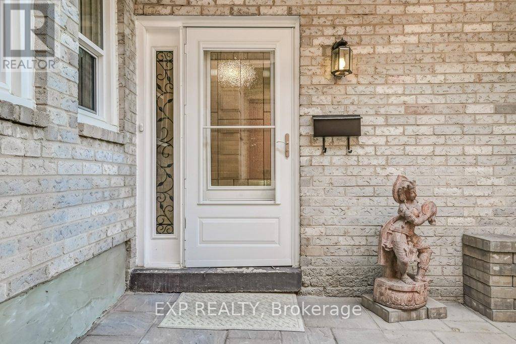 Oakville (cv Clearview), ON L6J6T1,1506 PRINCE JOHN CIRCLE