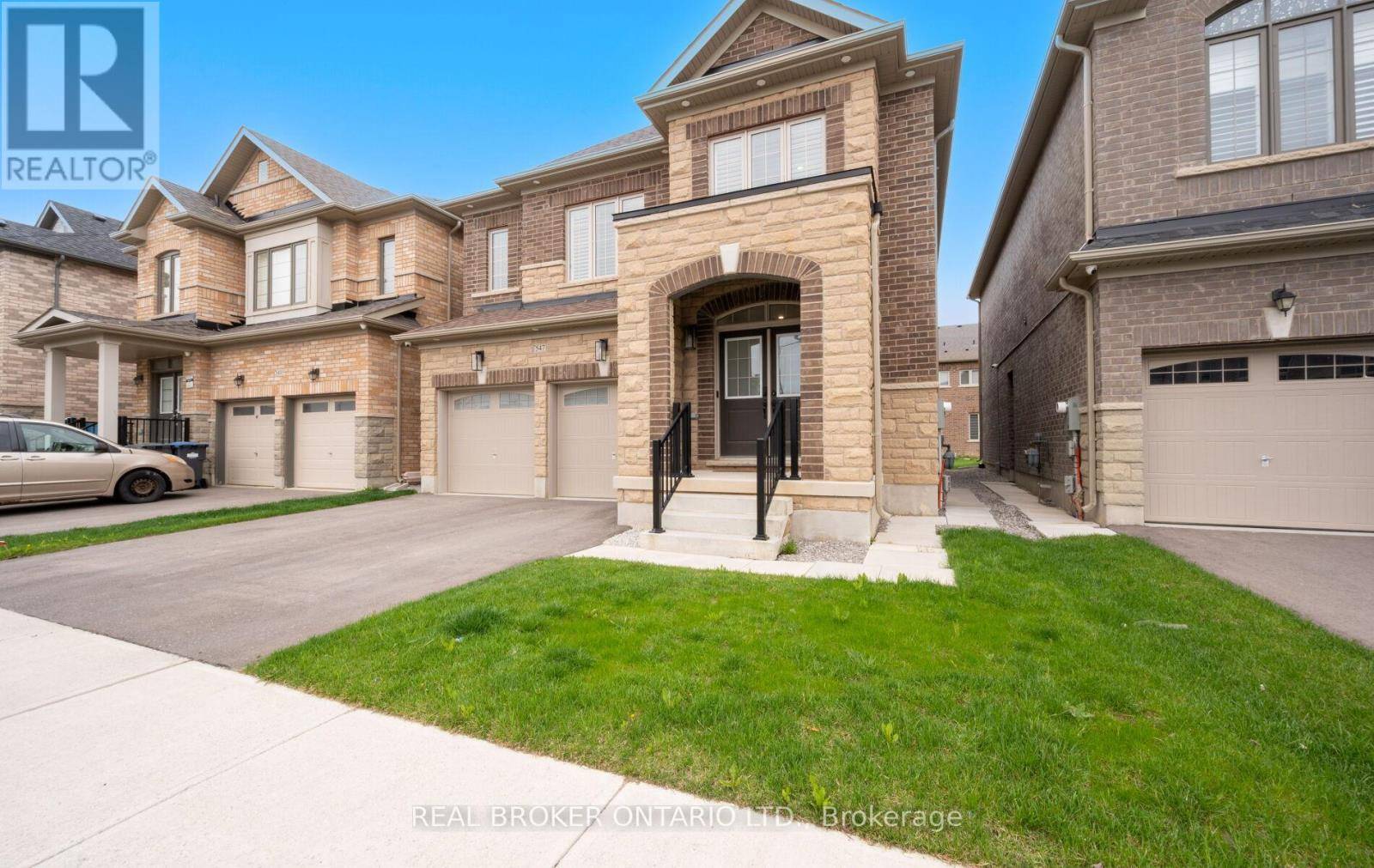 Brampton (northwest Brampton), ON L7A5A6,547 VETERANS DRIVE