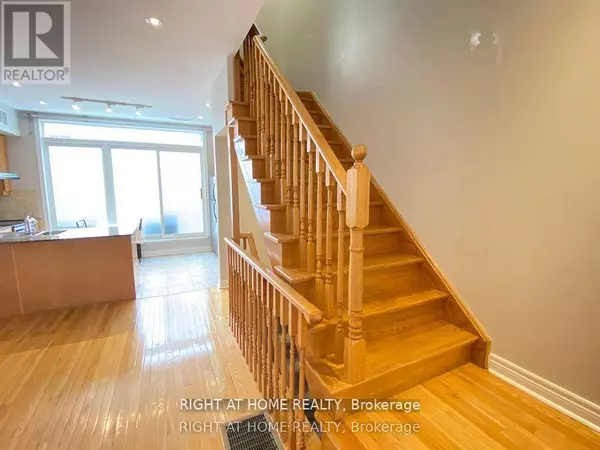 36 MICHAEL POWER PLACE, Toronto (islington-city Centre West), ON M9A5G9
