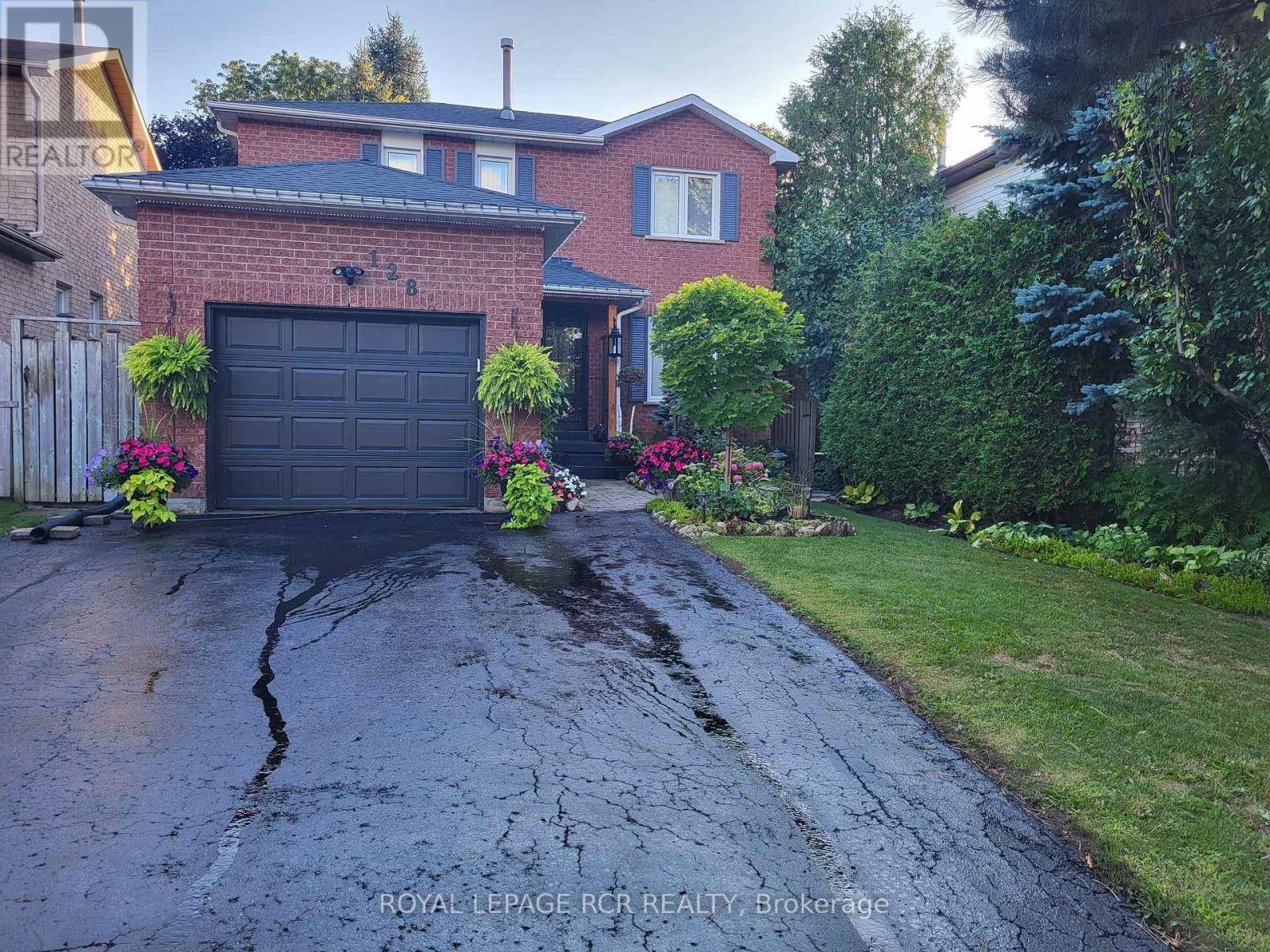 Orangeville, ON L9W4S1,128 ELAINE DRIVE