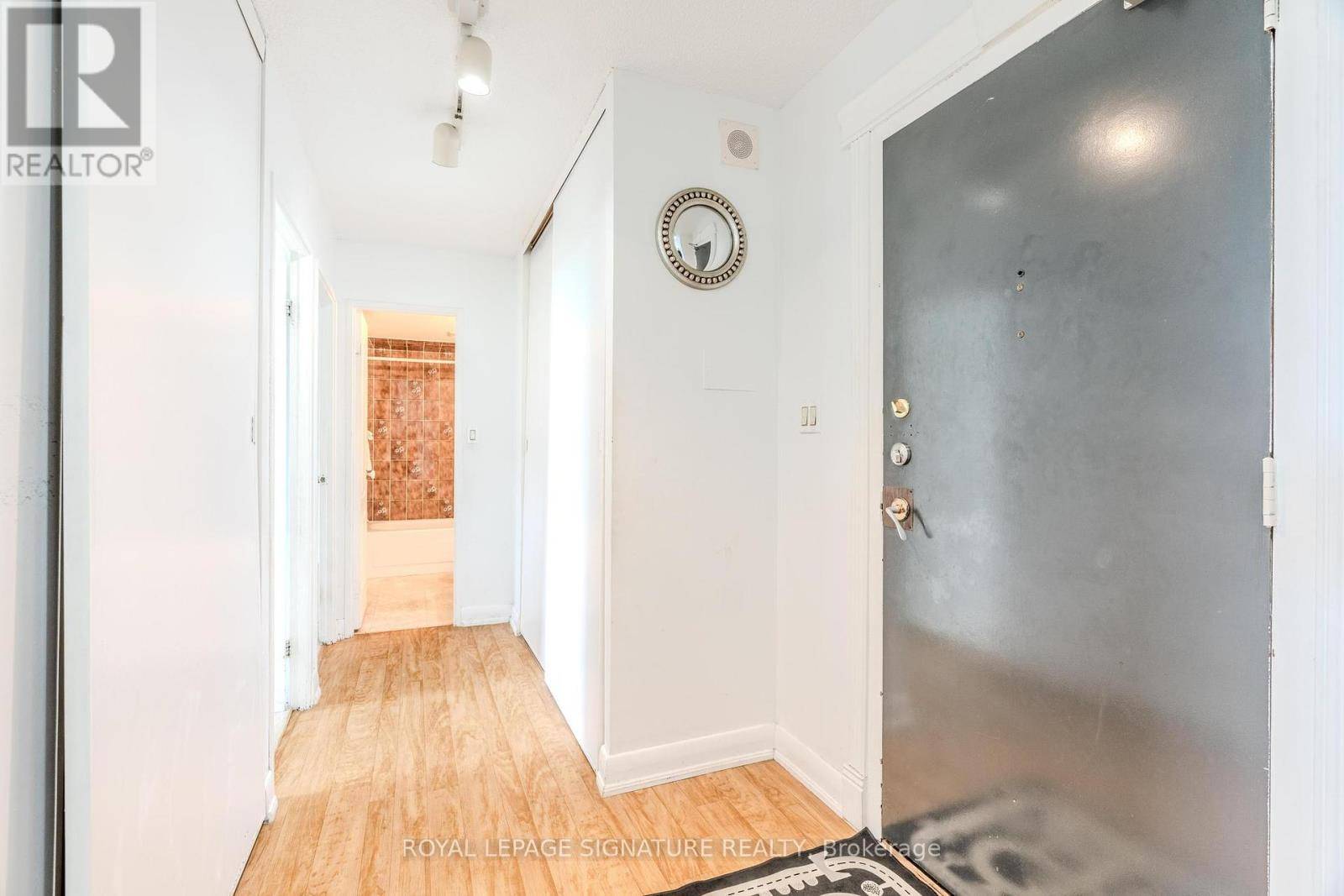 Toronto (eringate-centennial-west Deane), ON M9C1Z1,420 Mill RD #1208