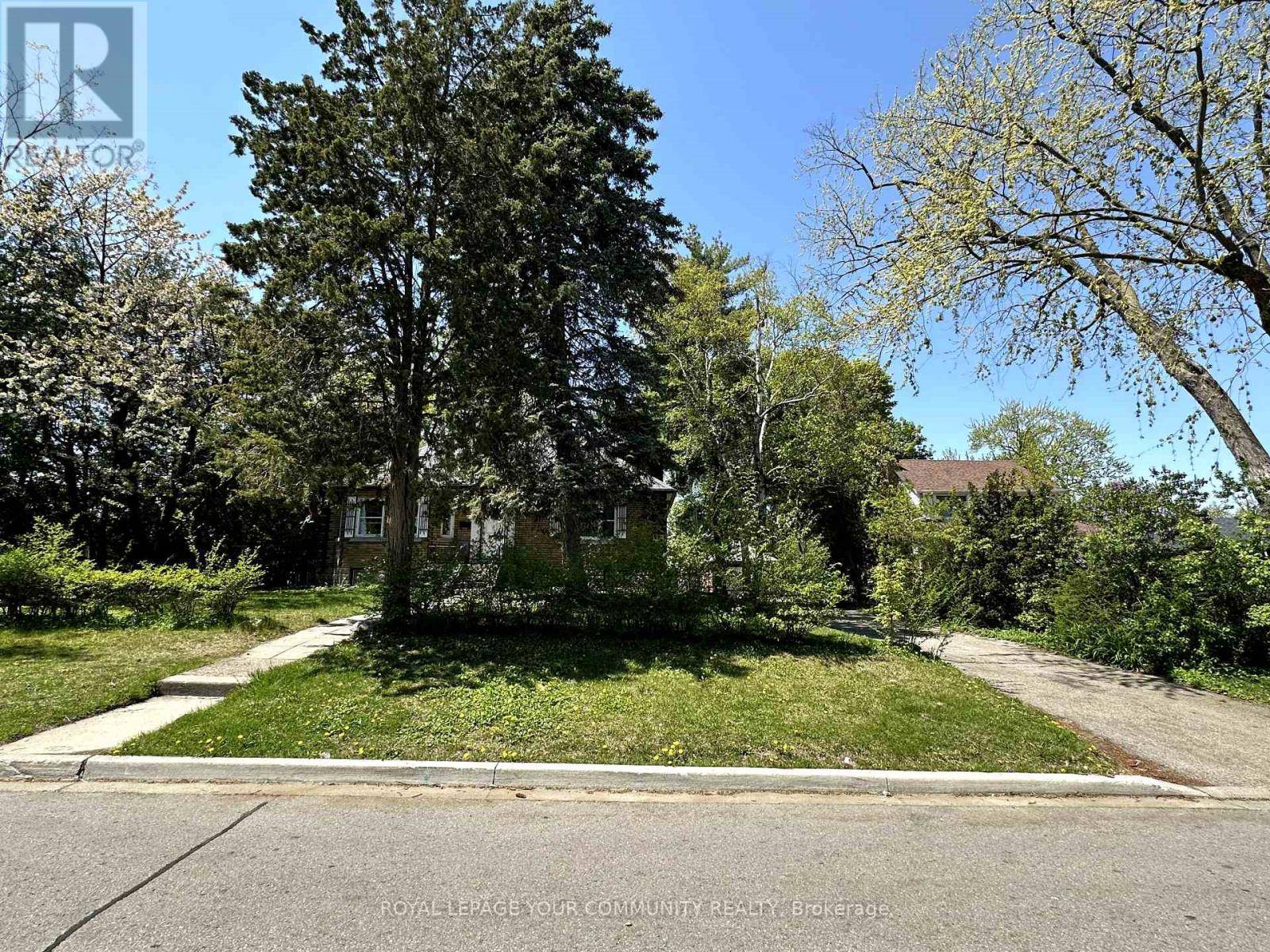 Toronto (islington-city Centre West), ON M9B4C7,2 BOTFIELD AVENUE