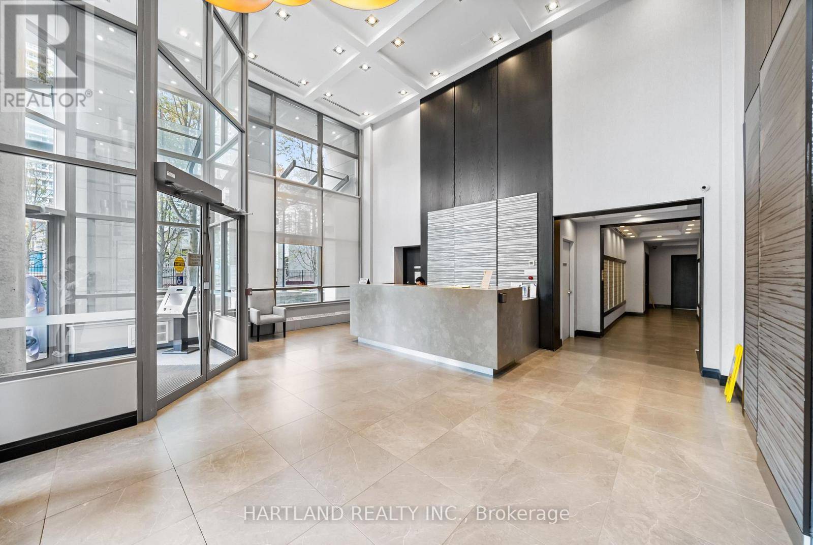 Mississauga (fairview), ON L5B0B9,3504 Hurontario ST #2701