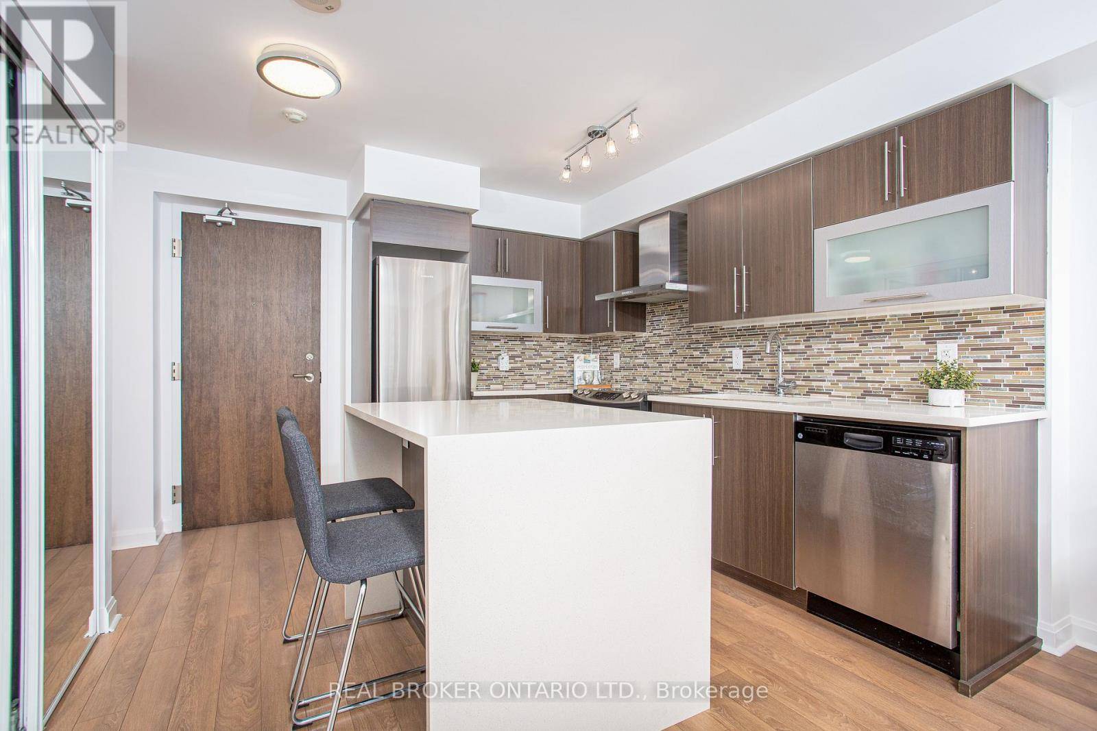 Toronto (islington-city Centre West), ON M9A0A1,1 Michael Power PL #1603