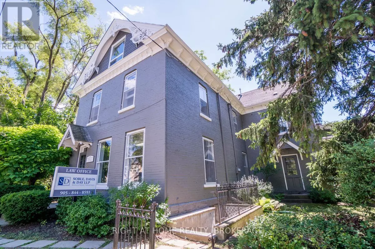 Oakville (oo Old Oakville), ON L6J3G6,164 TRAFALGAR ROAD