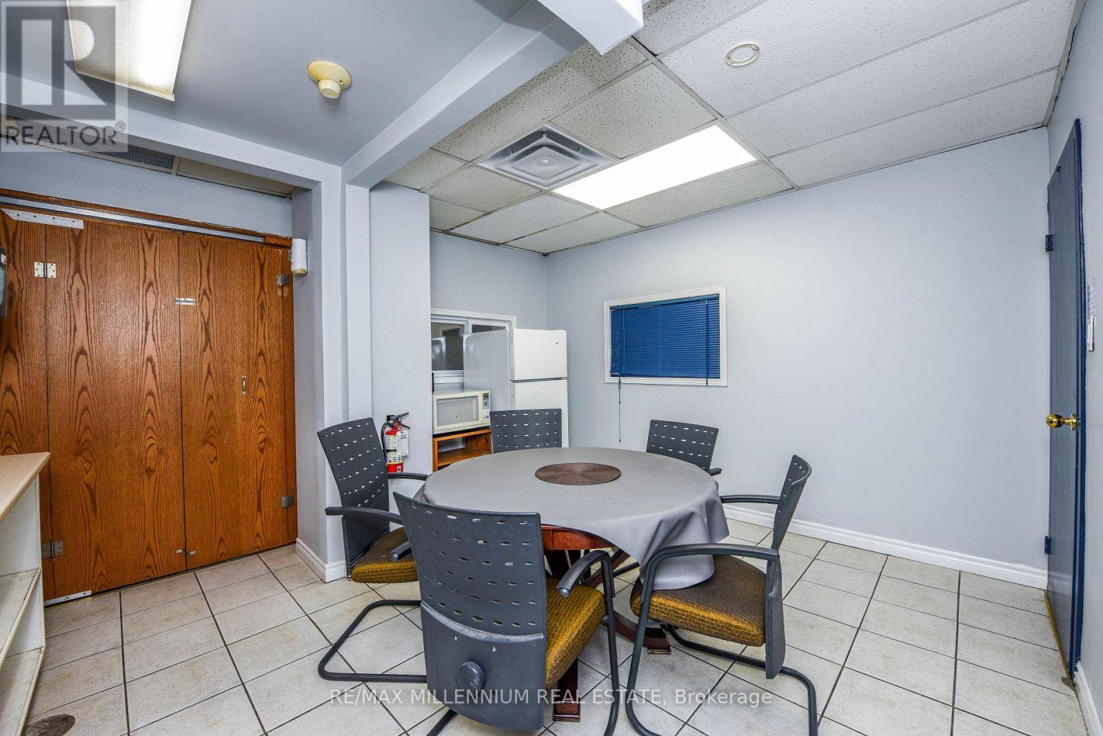 Brampton (bramalea West Industrial), ON L6T1A2,1300 Steeles AVE #102