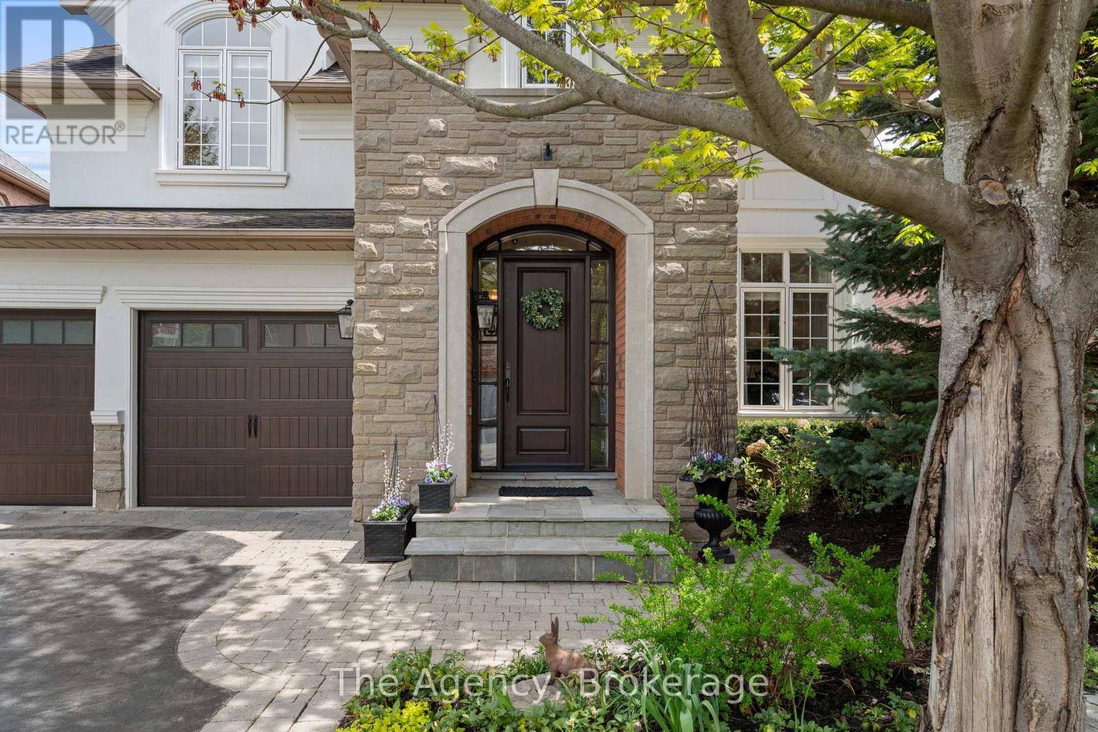 Oakville (br Bronte), ON L6L6T4,138 TAWNY CRESCENT