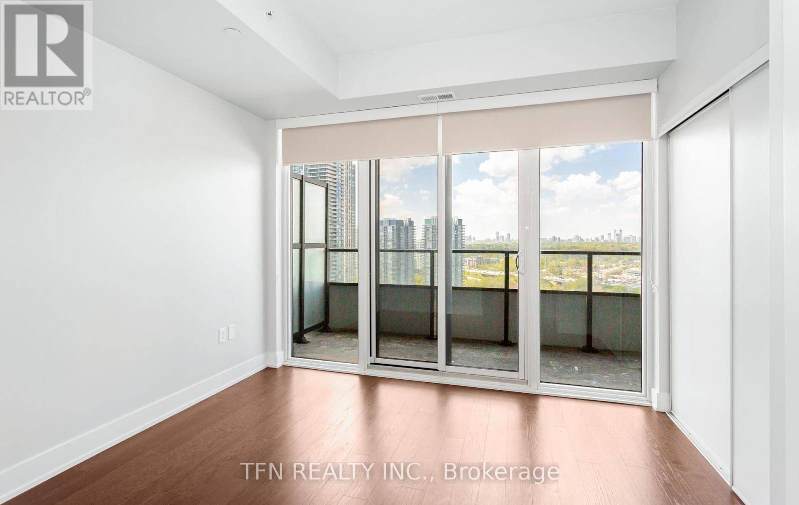 Toronto (mimico), ON M8V0J1,30 Shore Breeze DR #2213