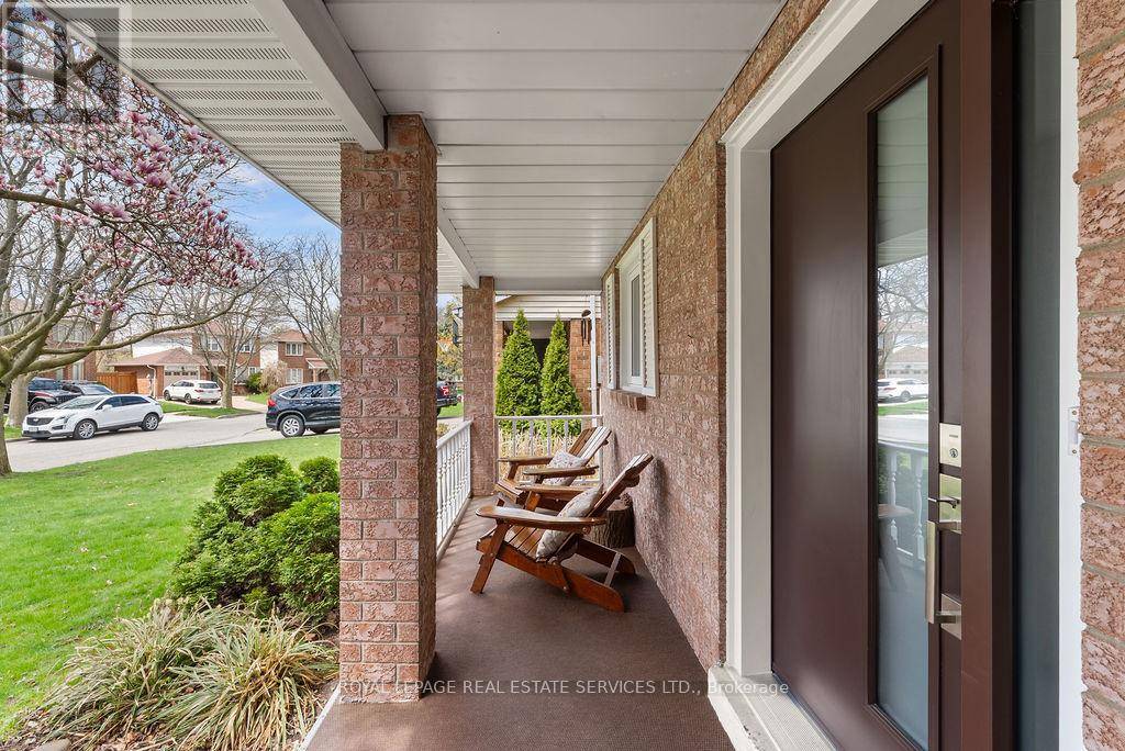 Oakville (br Bronte), ON L6L5S2,161 RIVERVIEW STREET