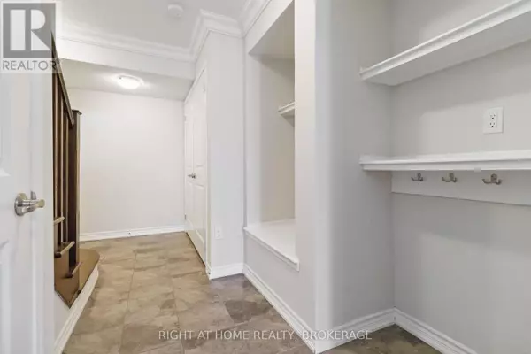 Oakville (go Glenorchy), ON L6M0Y8,3060 GARDENIA GATE