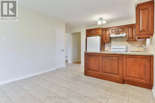 Mississauga (cooksville), ON L5B2K7,2559 KINGSBERRY CRESCENT