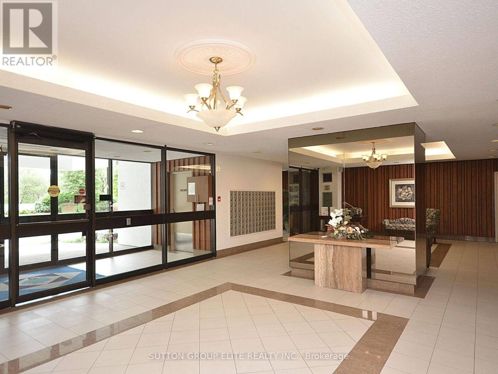Mississauga (mississauga Valleys), ON L5A3X2,50 Elm DR East #1704