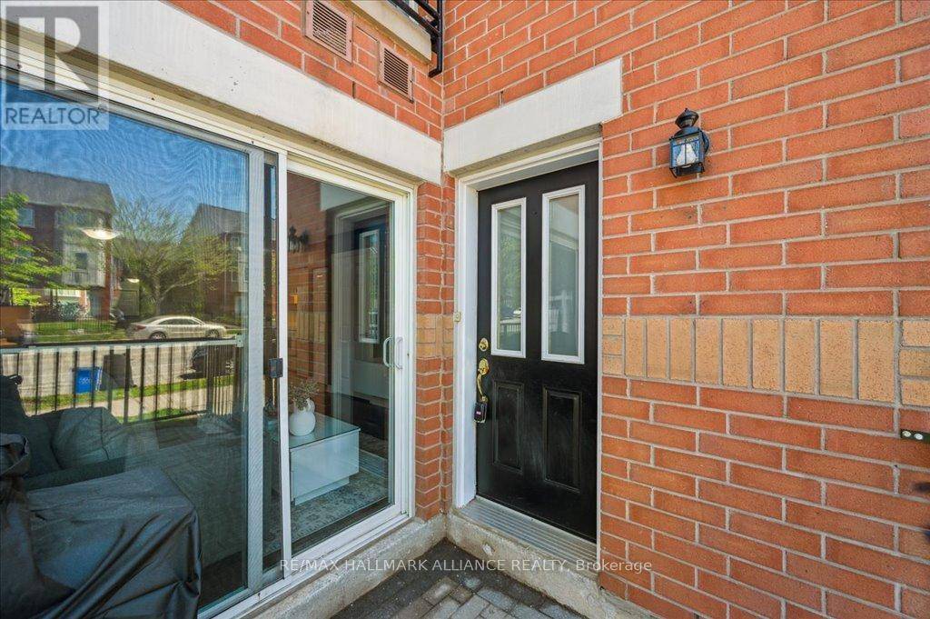 Burlington (uptown), ON L7L6R7,1701 Lampman AVE #802