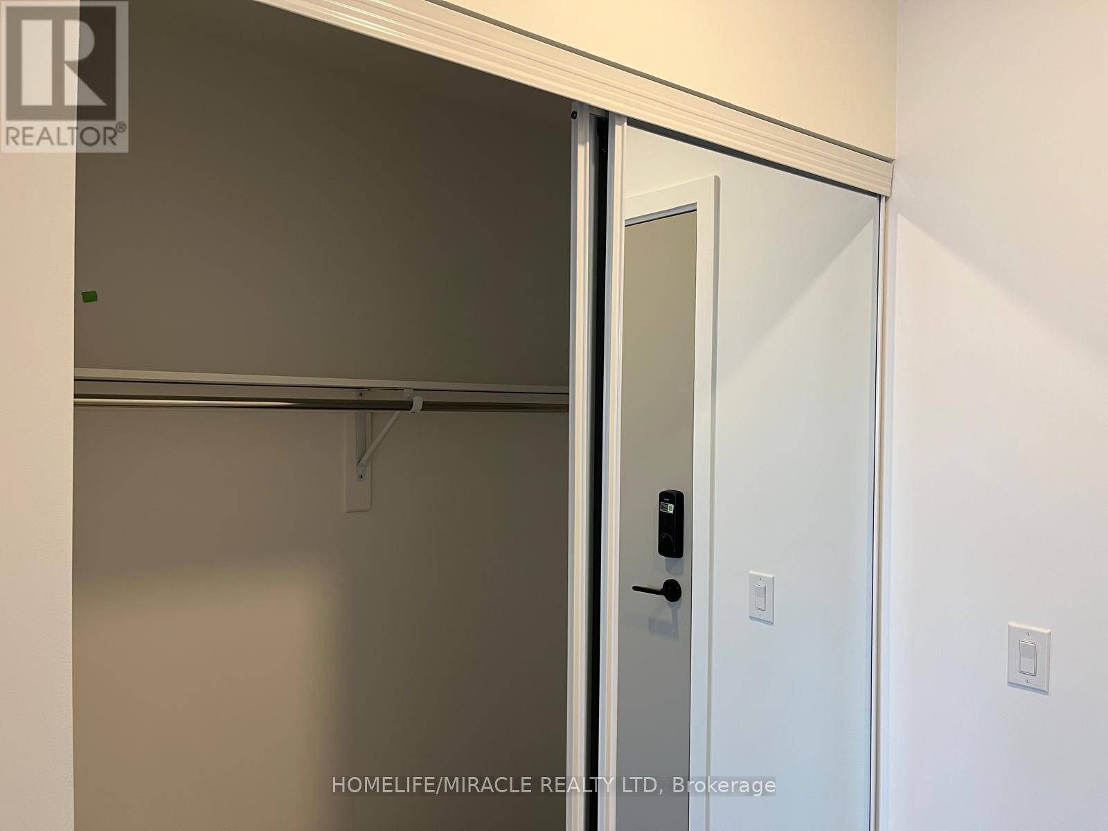 Mississauga (hurontario), ON L4Z0C9,5105 HURONTARIO ST #427