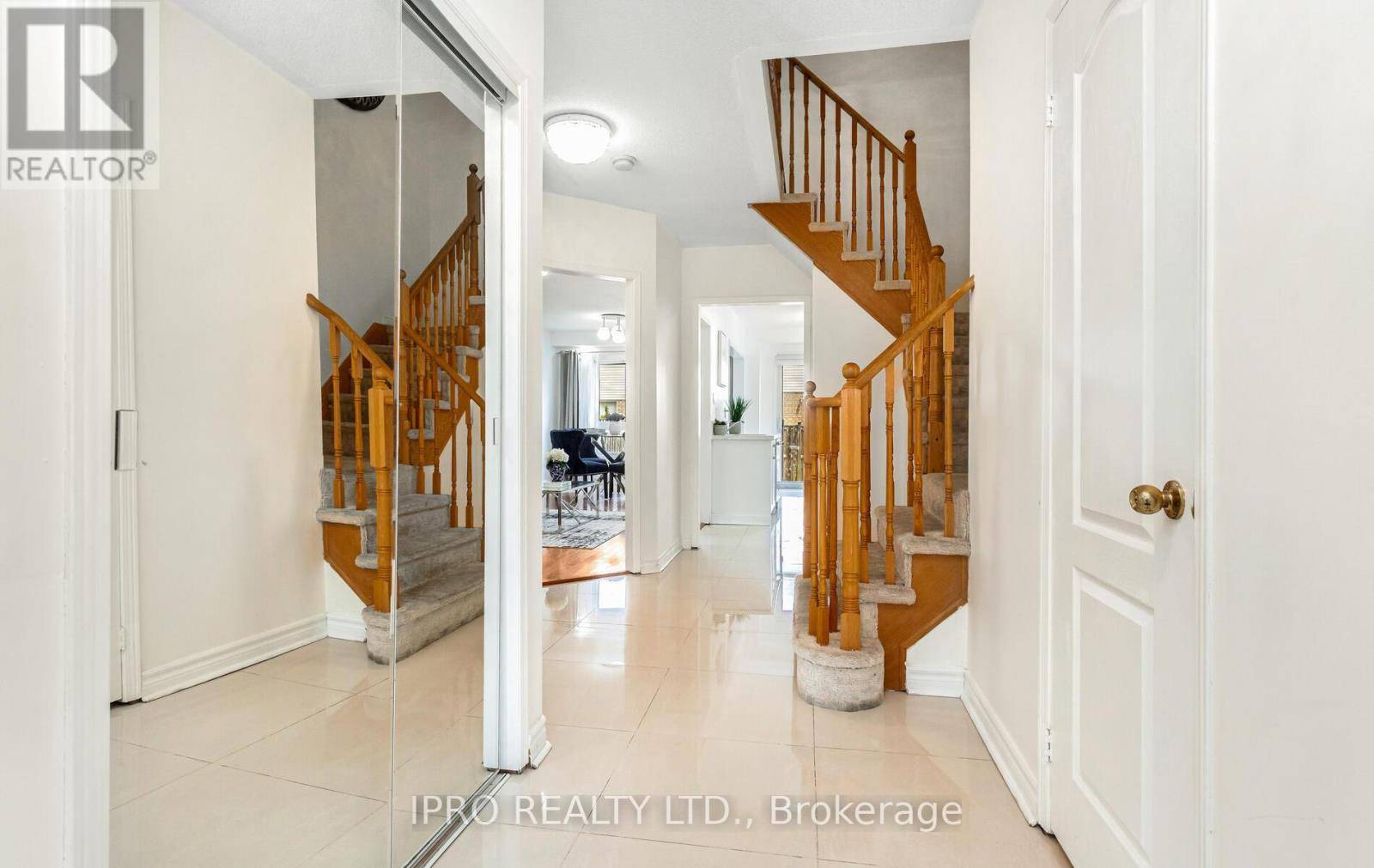 Mississauga (east Credit), ON L5V2Z6,6150 WINDFLEET CRESCENT