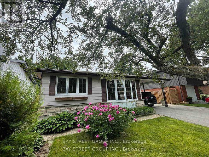 Burlington (appleby), ON L7L4K8,632 ARDLEIGH CRESCENT