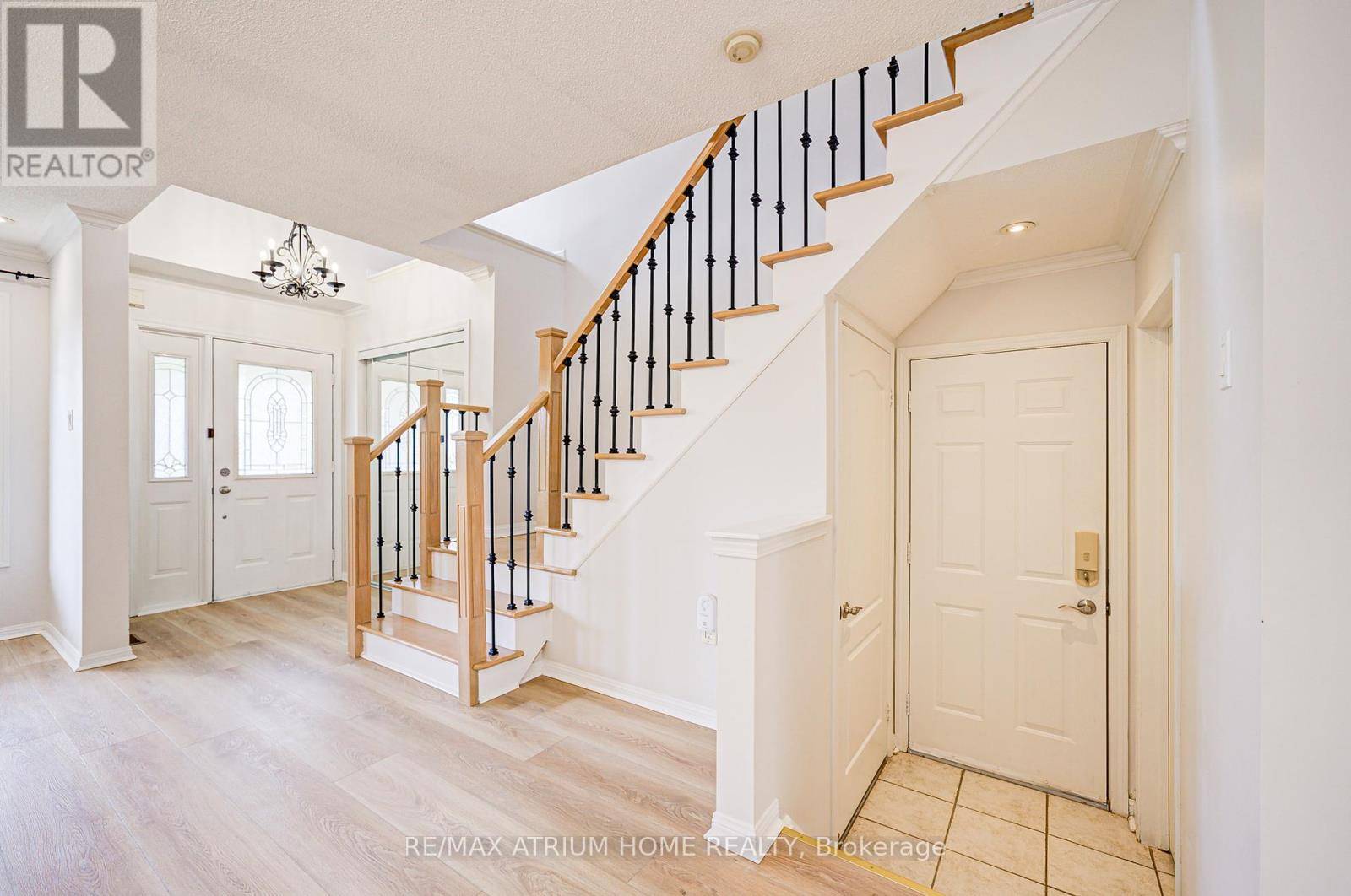 Oakville (wt West Oak Trails), ON L6M3Y9,2293 OAKHAVEN DRIVE