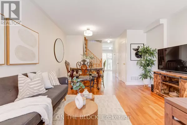 Toronto (weston), ON M9N1M8,224 Rosemount AVE #4
