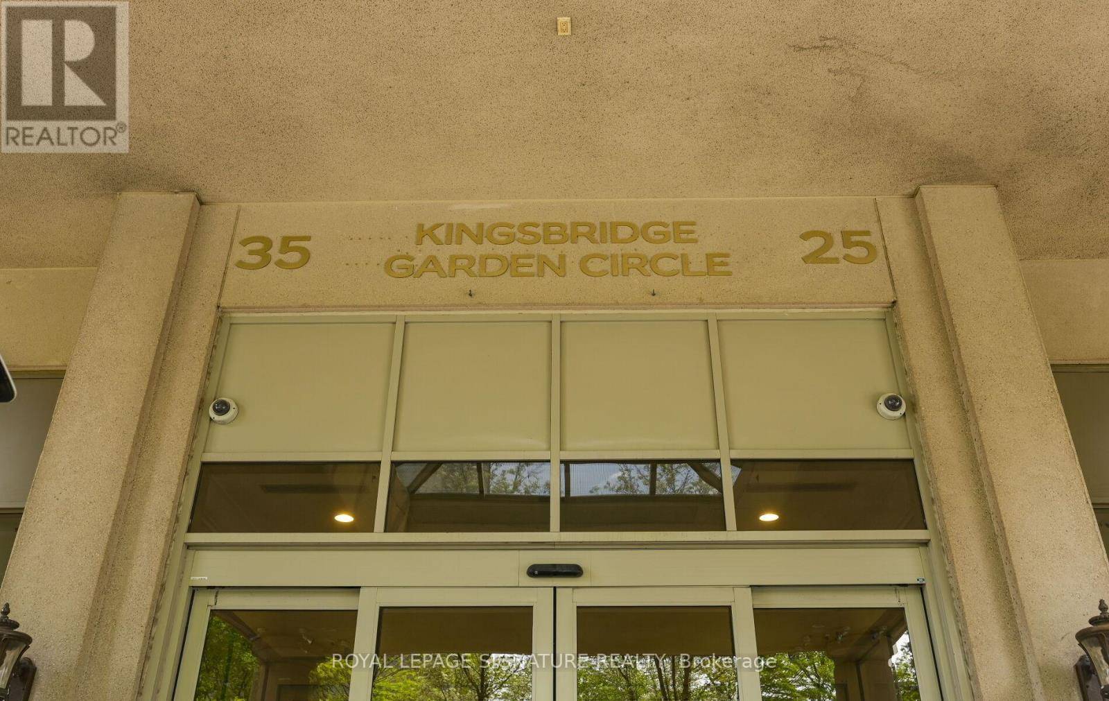 Mississauga (hurontario), ON L5R4B1,25 Kingsbridge Garden CIR #1126