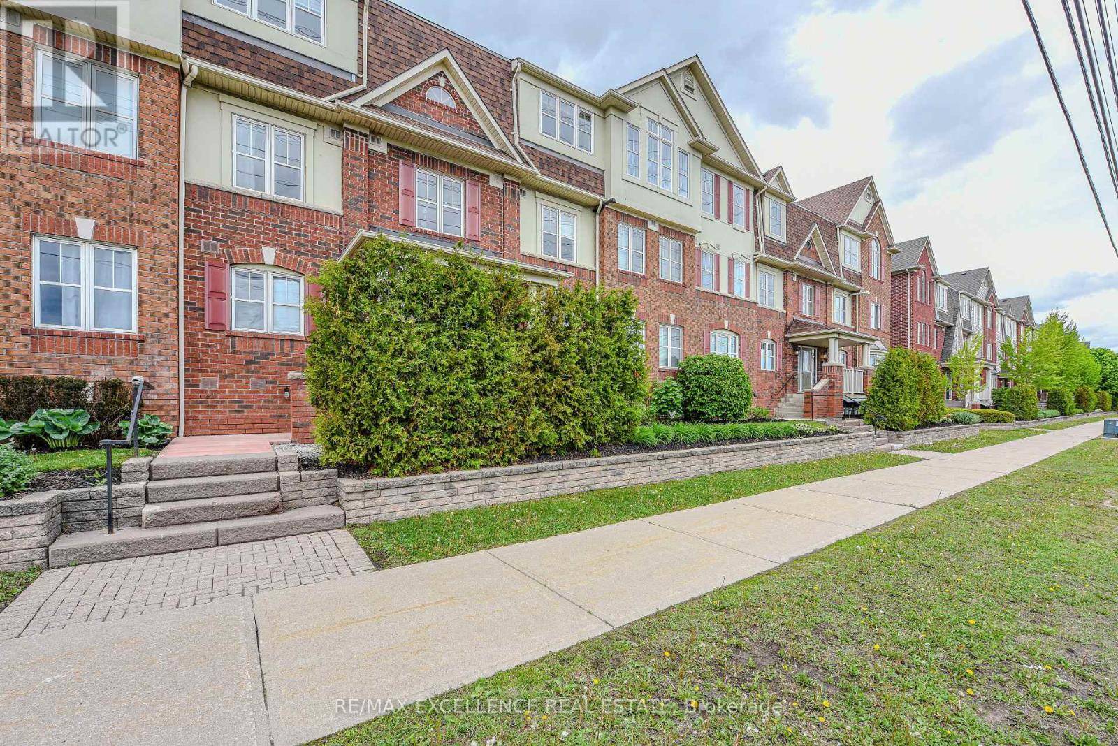 Mississauga (cooksville), ON L5B0B3,599 Dundas ST West #6