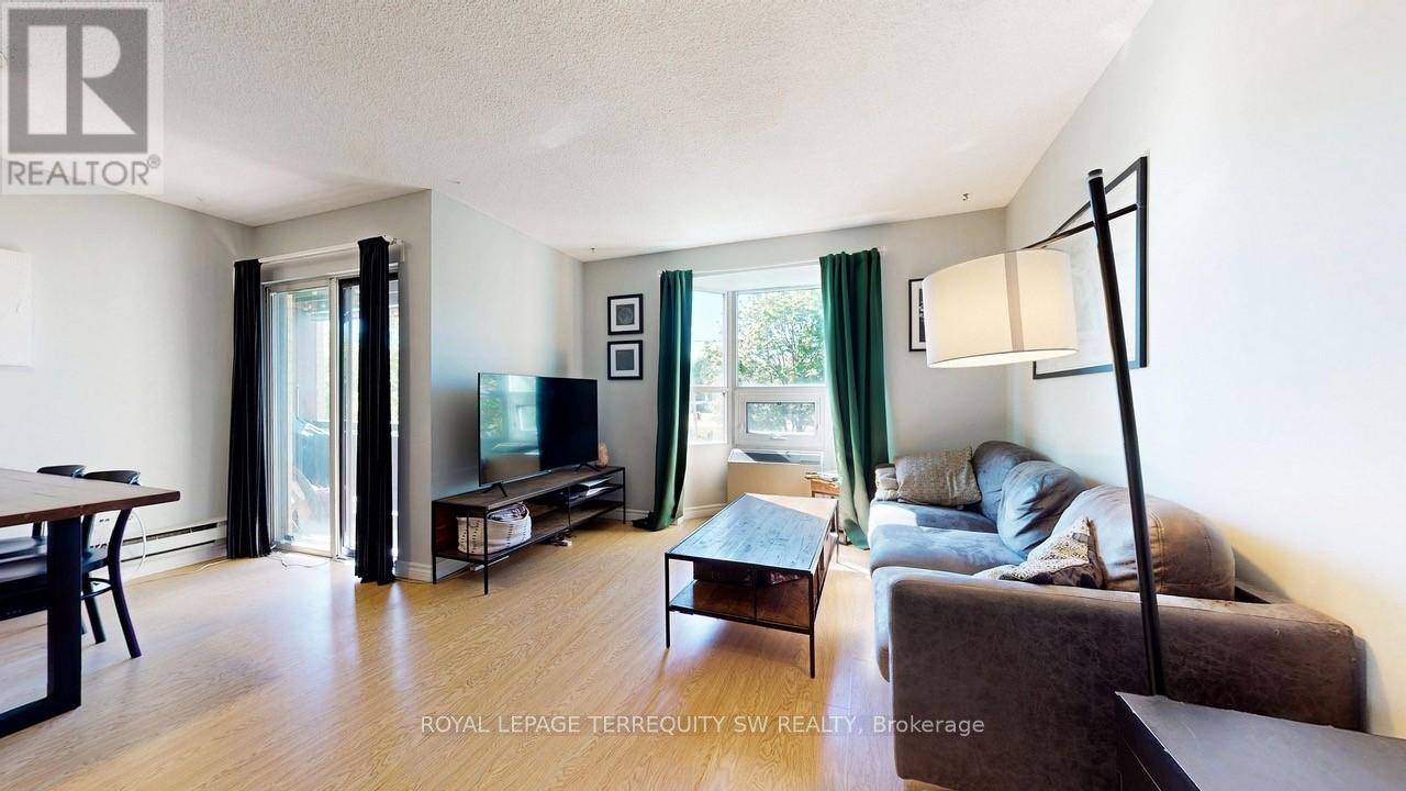 Toronto (long Branch), ON M8W1R2,3835 Lake Shore BLVD West #210