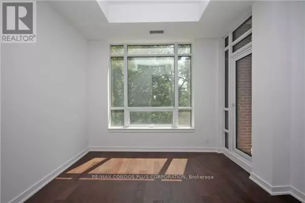 Toronto (mimico), ON M8V0C2,2212 Lake Shore BLVD West #TH01
