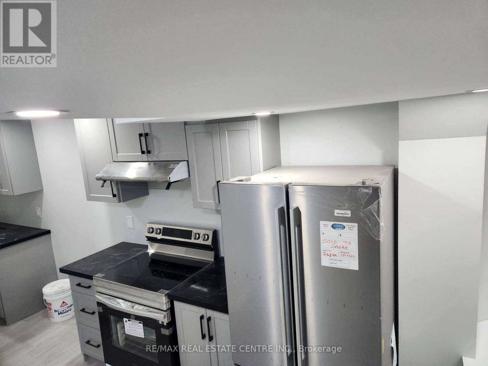 Brampton (northwest Brampton), ON L7A4T5,2 Donlamont CIR #Bsment