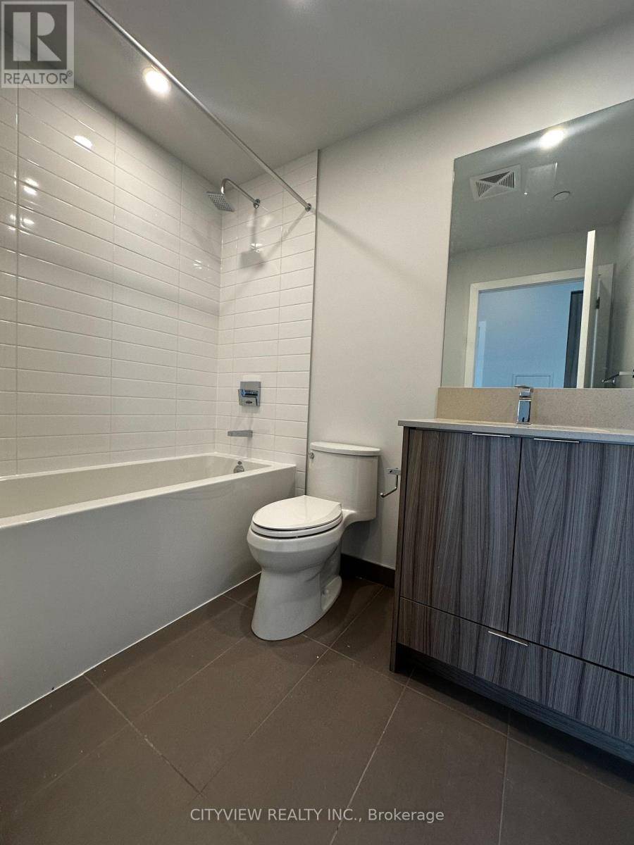 Mississauga (city Centre), ON L5B0L6,430 Square One DR #3806