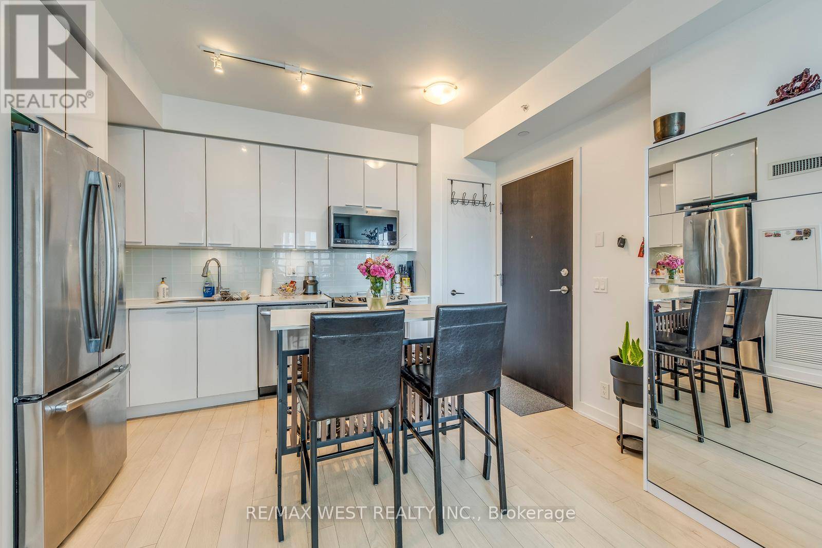 Toronto (mimico), ON M8Y3H8,10 Park Lawn RD #3205